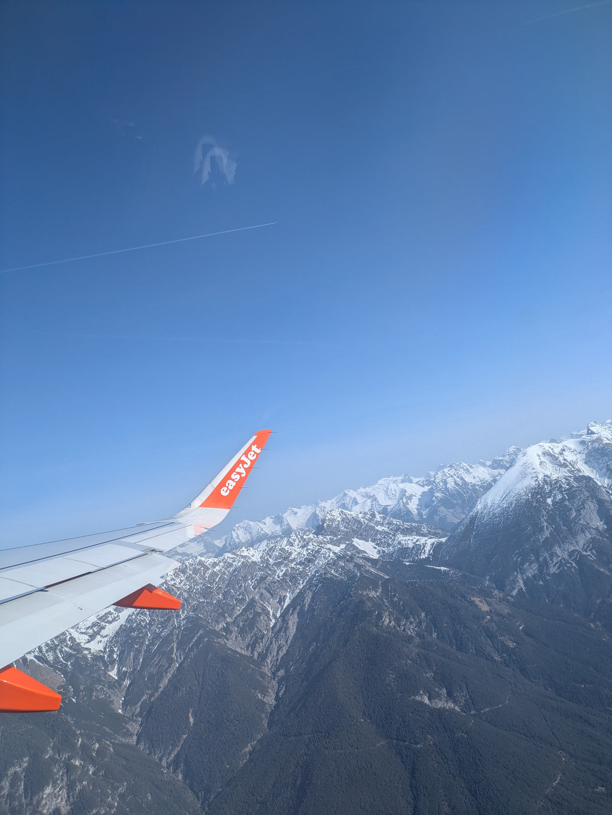 Mayrhofen Snowboard Trip – Bluebird Days, Slushy Runs &amp; One Near Rescue